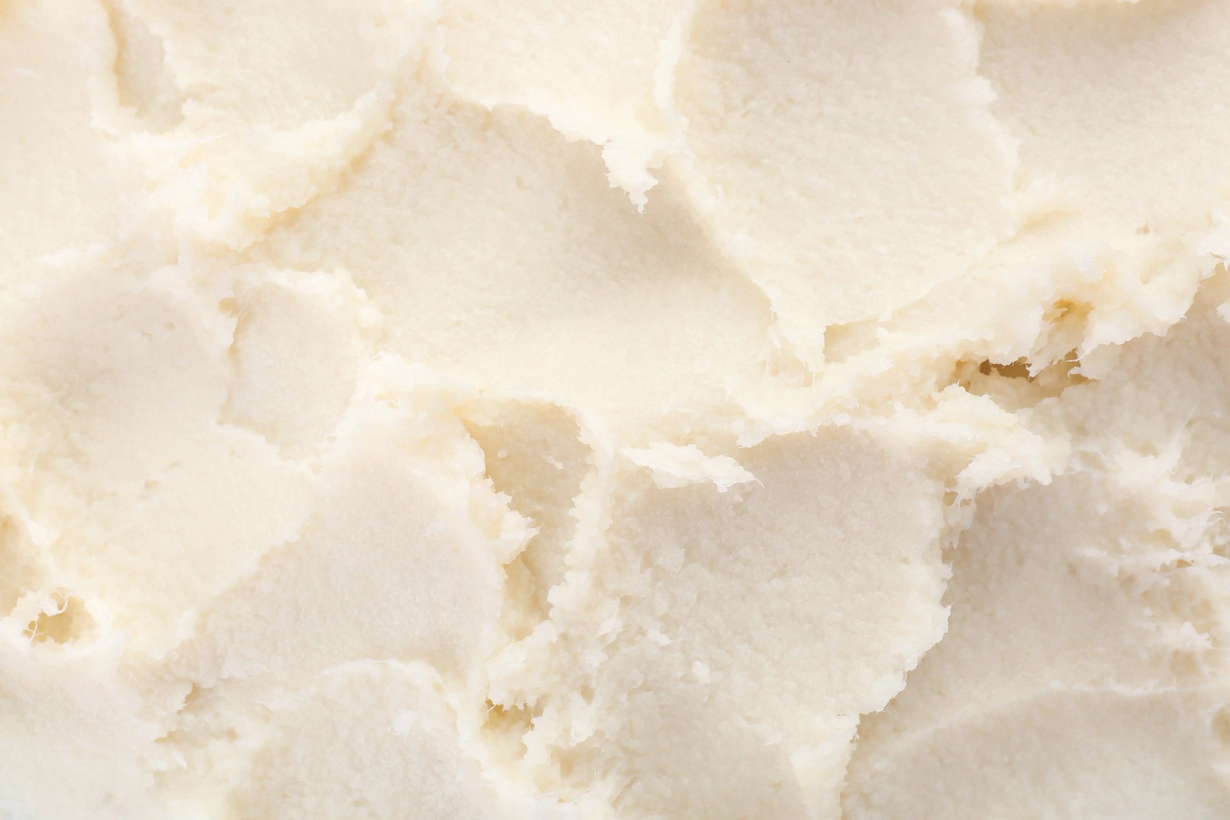Czysty łój wołowy grass-fed z europejskich hodowli - fundament naszej naturalnej pielęgnacji.