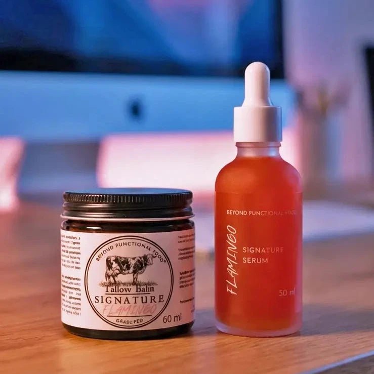 Zestaw Signature Flamingo: serum i balsam z astaksantyną. Kompleksowa ochrona skóry przed światłem niebieskim.